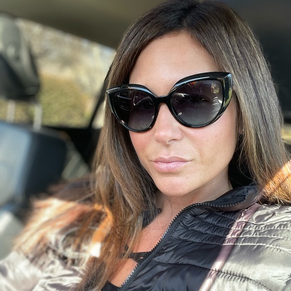 Meet your Posher, Julia - Picture 3 of 8